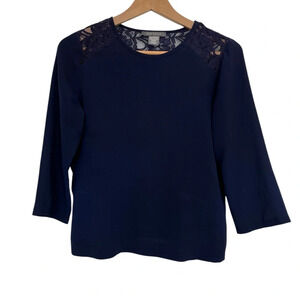 5/20$ Suzy Shier navy blue lace blousee size XS